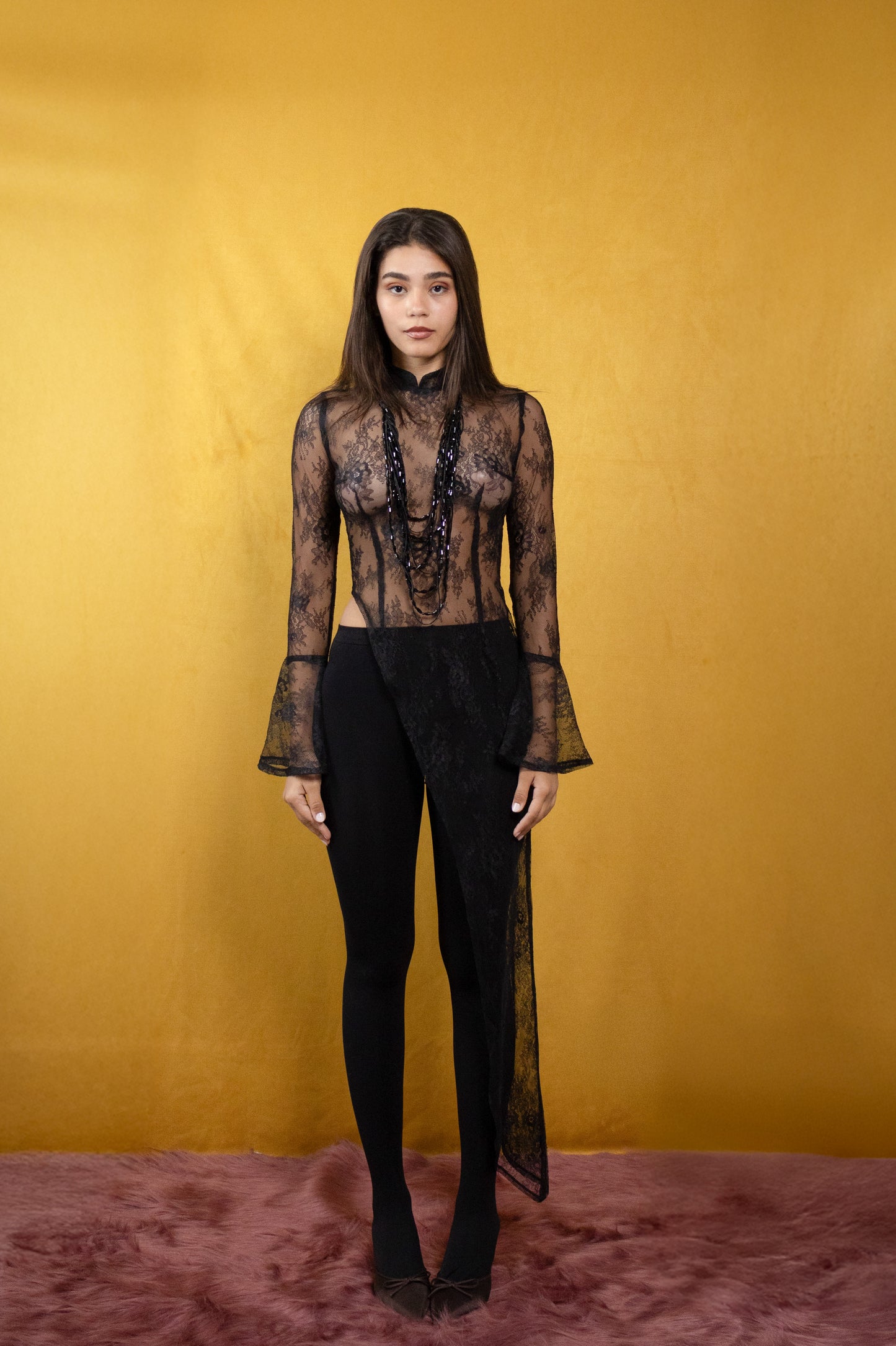 Lace A-Symmetrical Top in Noir